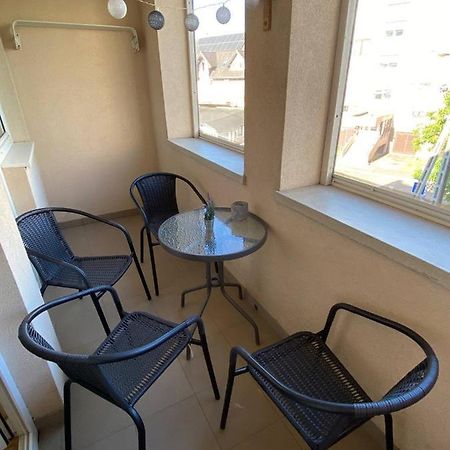 Buborek Apartman Hajduszoboszlo Bagian luar foto
