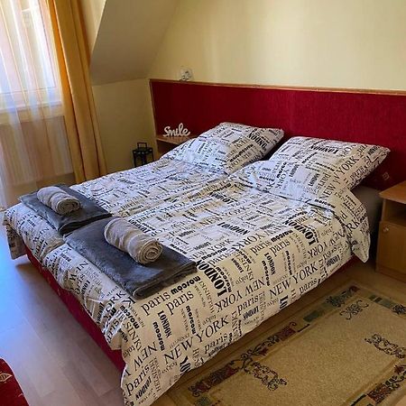 Buborek Apartman Hajduszoboszlo Bagian luar foto