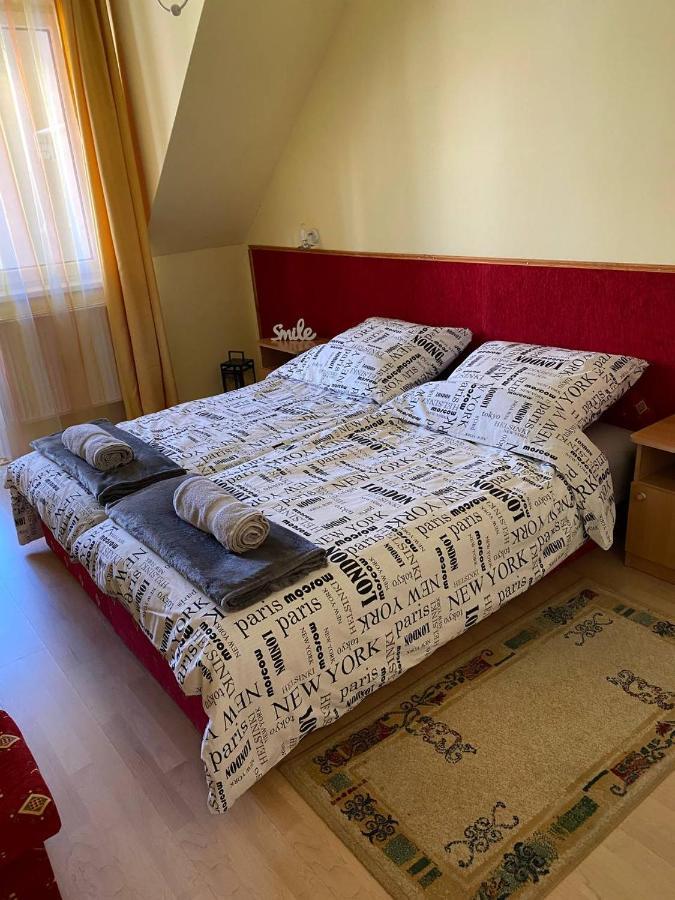 Buborek Apartman Hajduszoboszlo Bagian luar foto
